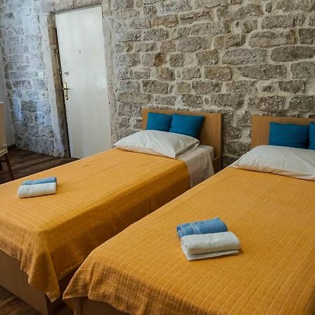 Studio Apartment In The Old City Of Шибеник Екстер'єр фото