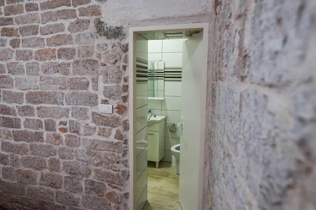 Studio Apartment In The Old City Of Шибеник Екстер'єр фото