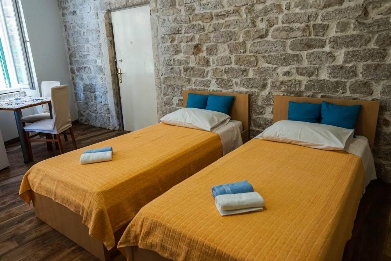 Studio Apartment In The Old City Of Шибеник Екстер'єр фото
